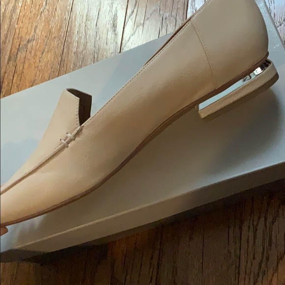 Too big - Picture 3 of 4